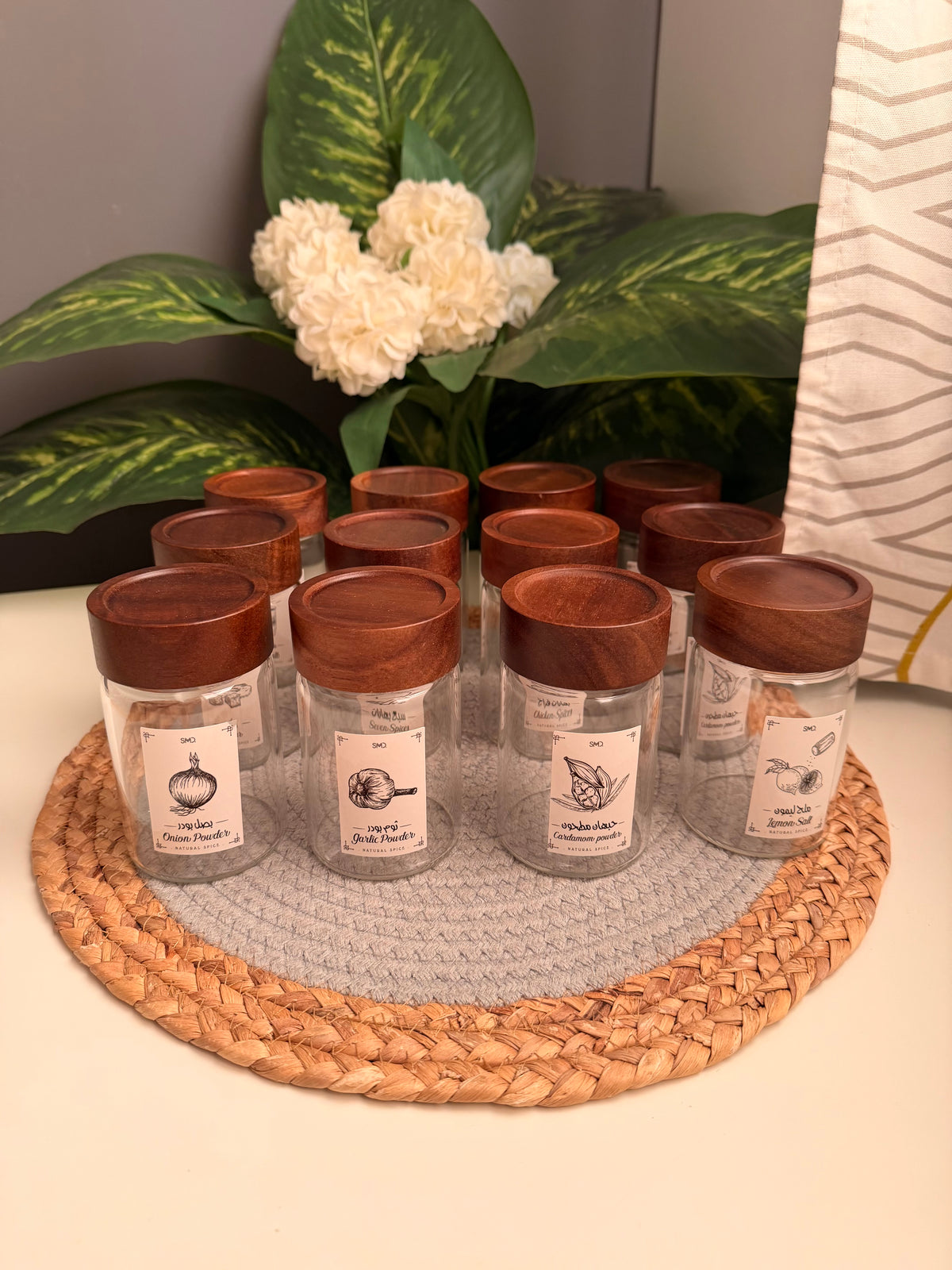 (Code315) Set of (12) glass jars 250(جديد)غطاء غامق كبير