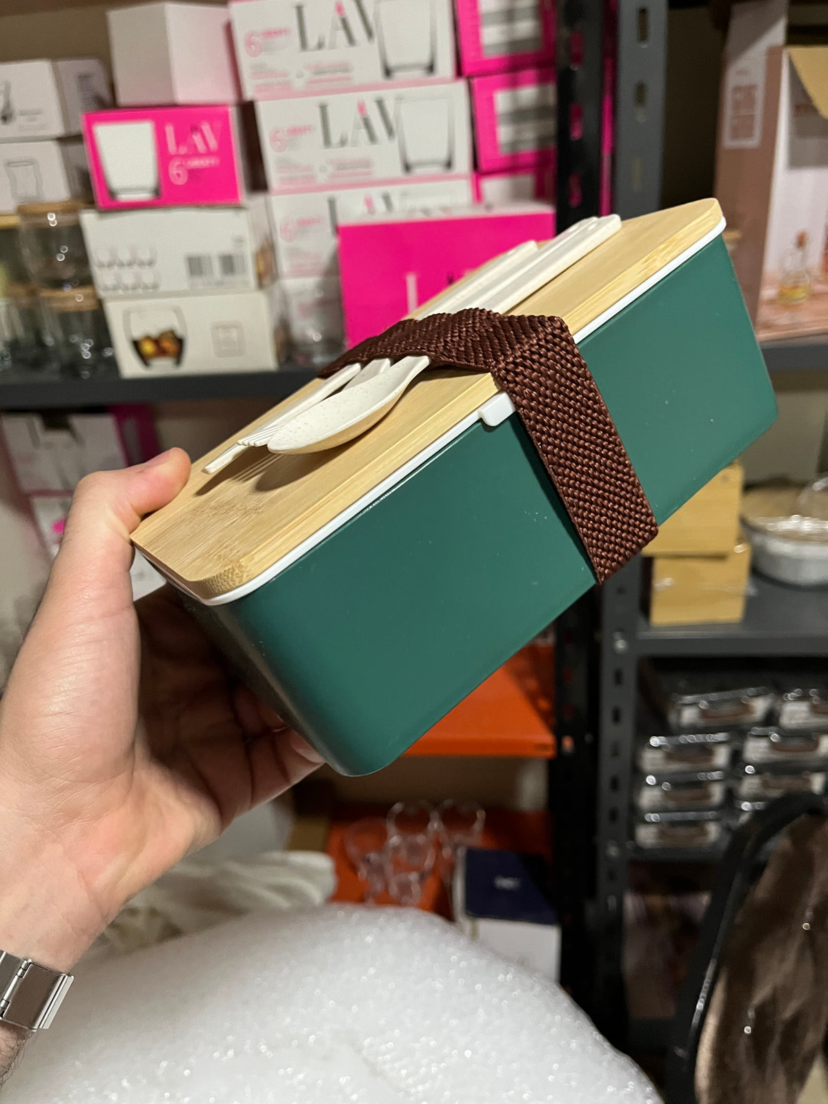 Lunch box أخضر +شوكه سكينه ملعقه