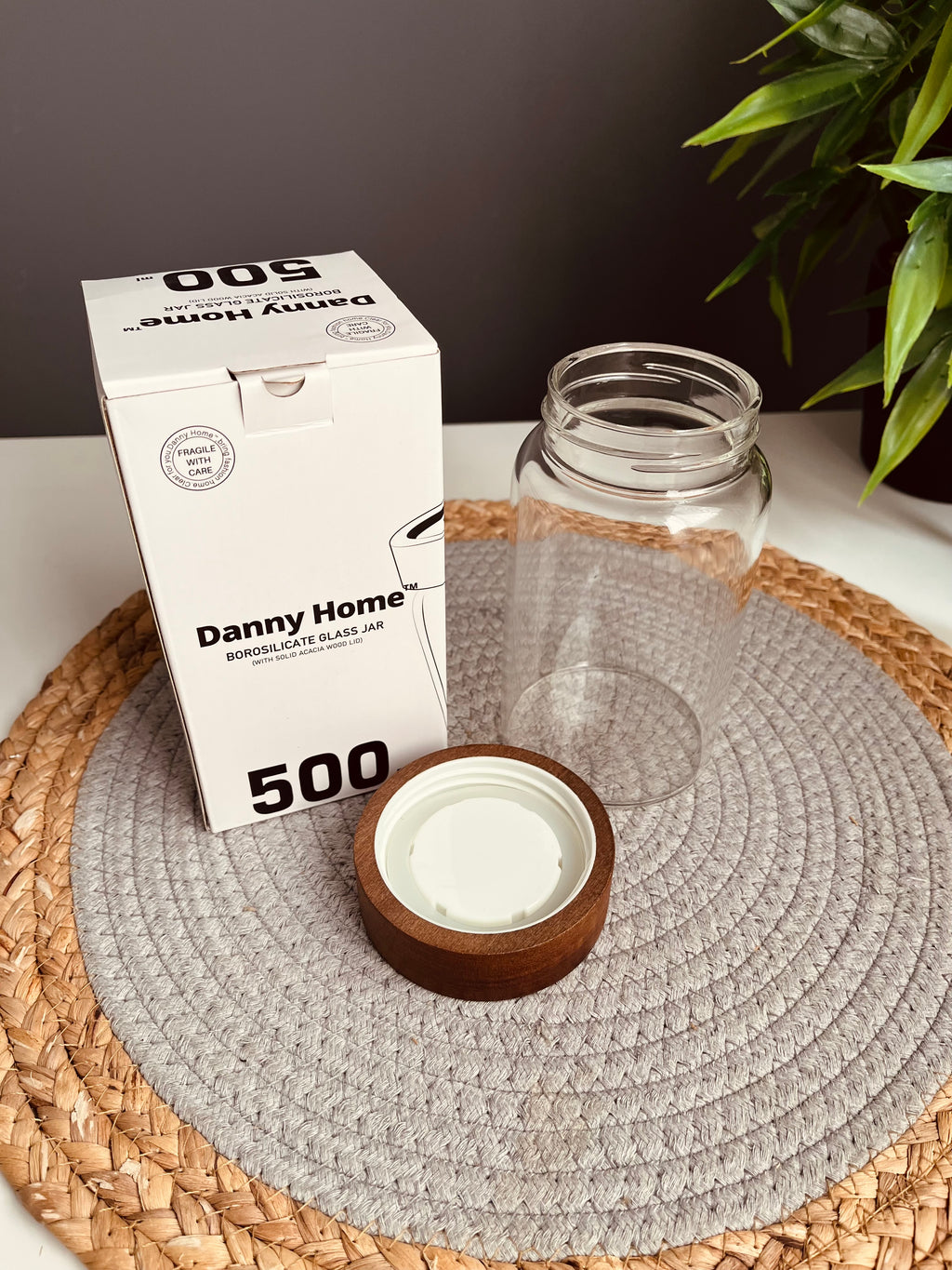 One glass jar (Danny home)500ml(جديد)غطاء غامق (بالقطعه)