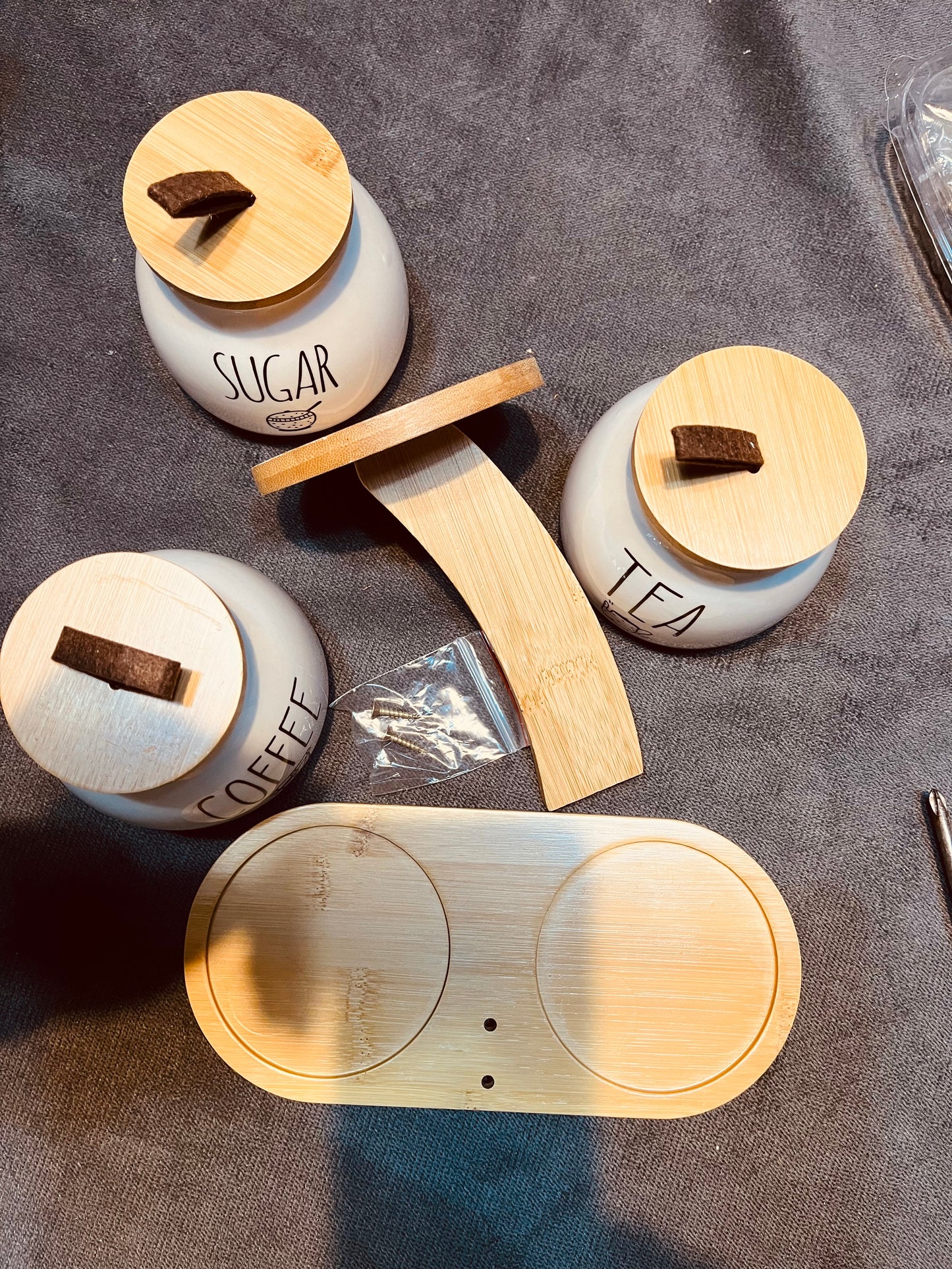 Set of 3 porcelain jars +holder (coffee -sugar -tea)code683