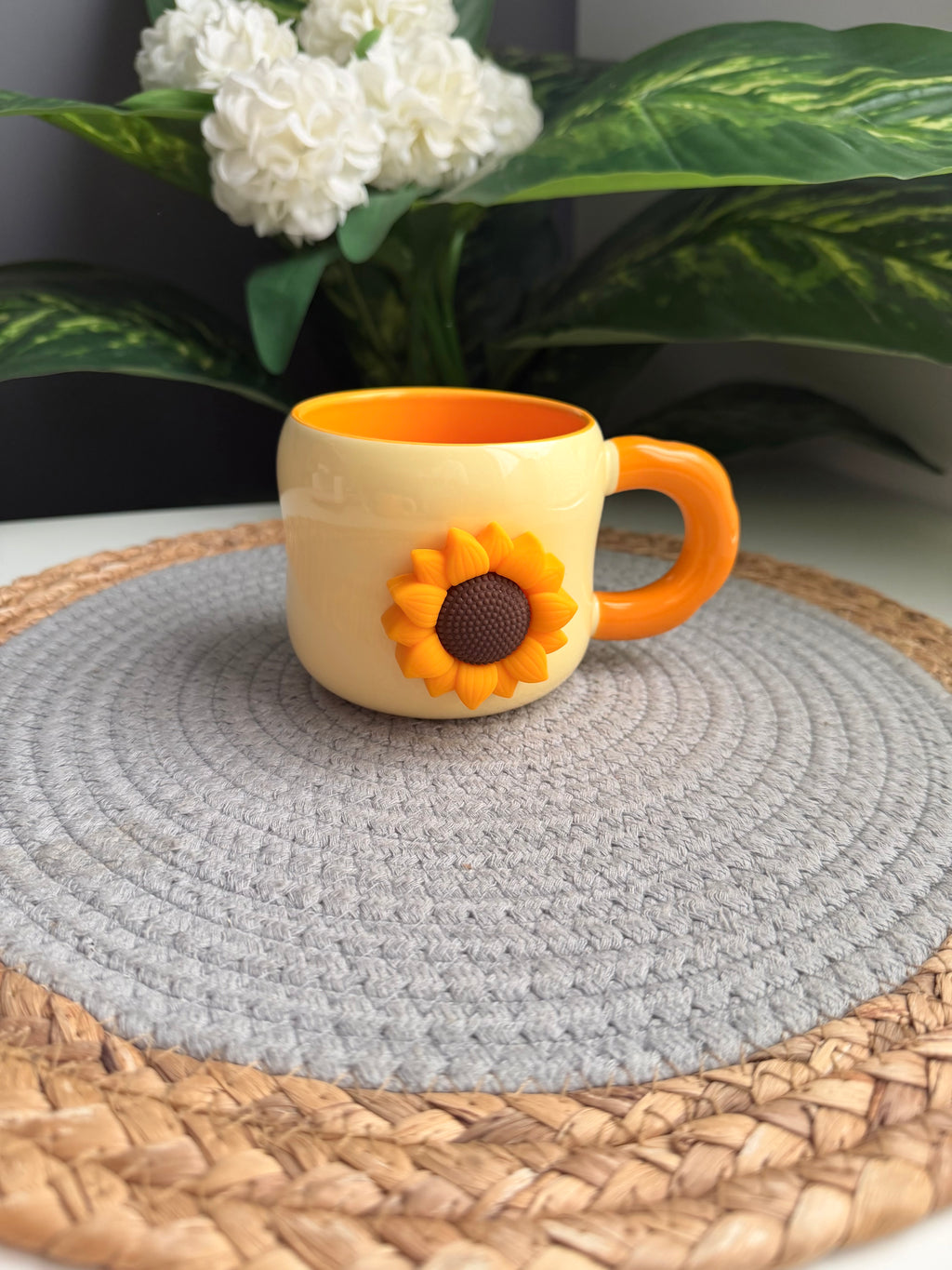 Porcelain mug (عباد الشمس)اوف وايت