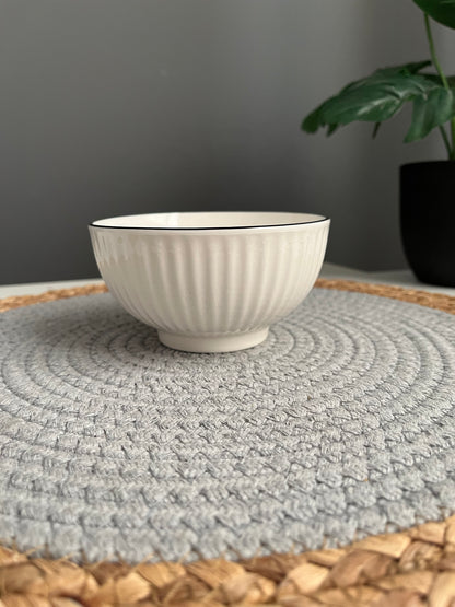 bowl(Lines )10*7cm per piece حرف اسود بومبيه