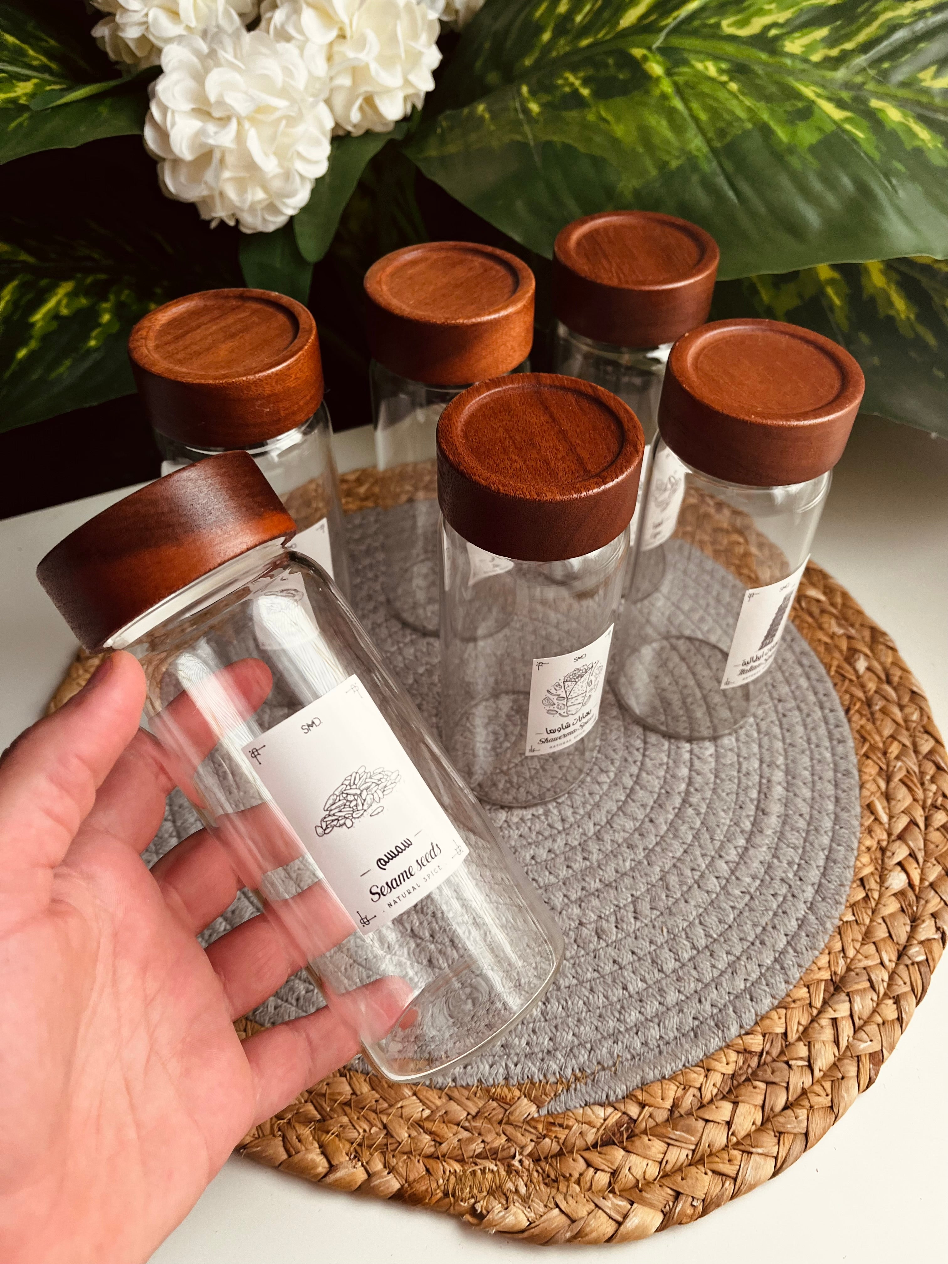 (Code224) Set of 6 glass jars 400ml(جديد)غطاء غامق كبير