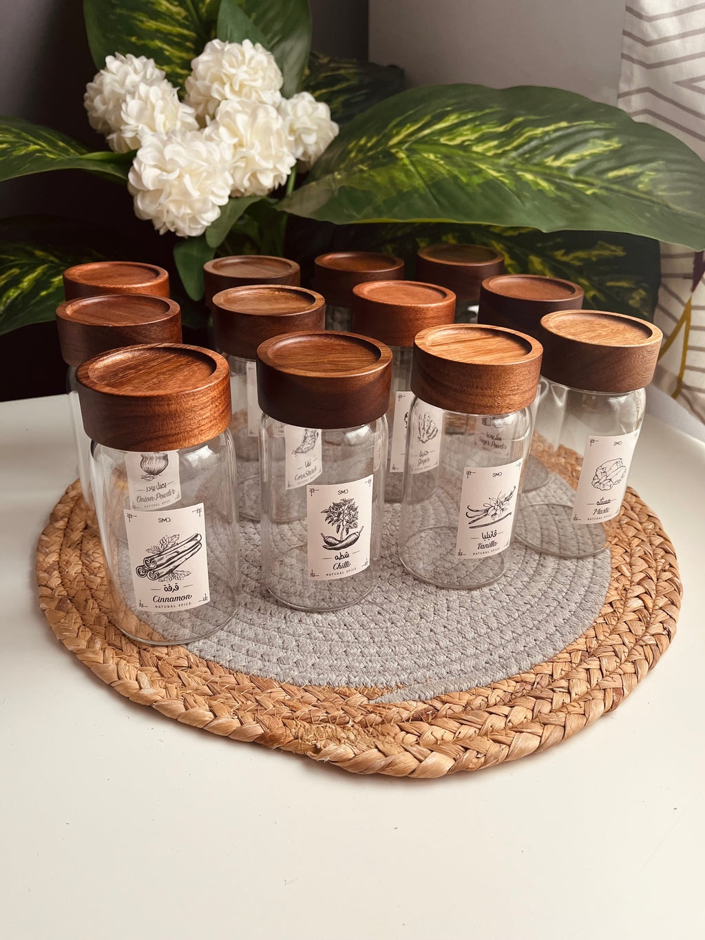 (Code223) Set of 12 glass jars 300ml(جديد)غطاء غامق كبير