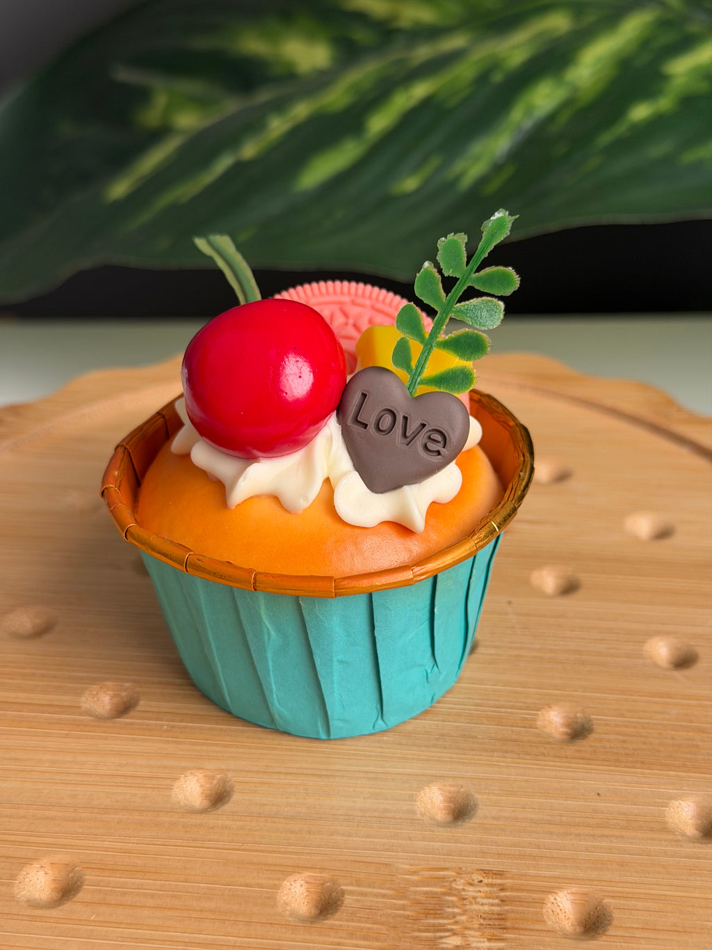 مغناطيس التلاجه أشكال(اوريو احمر)code282