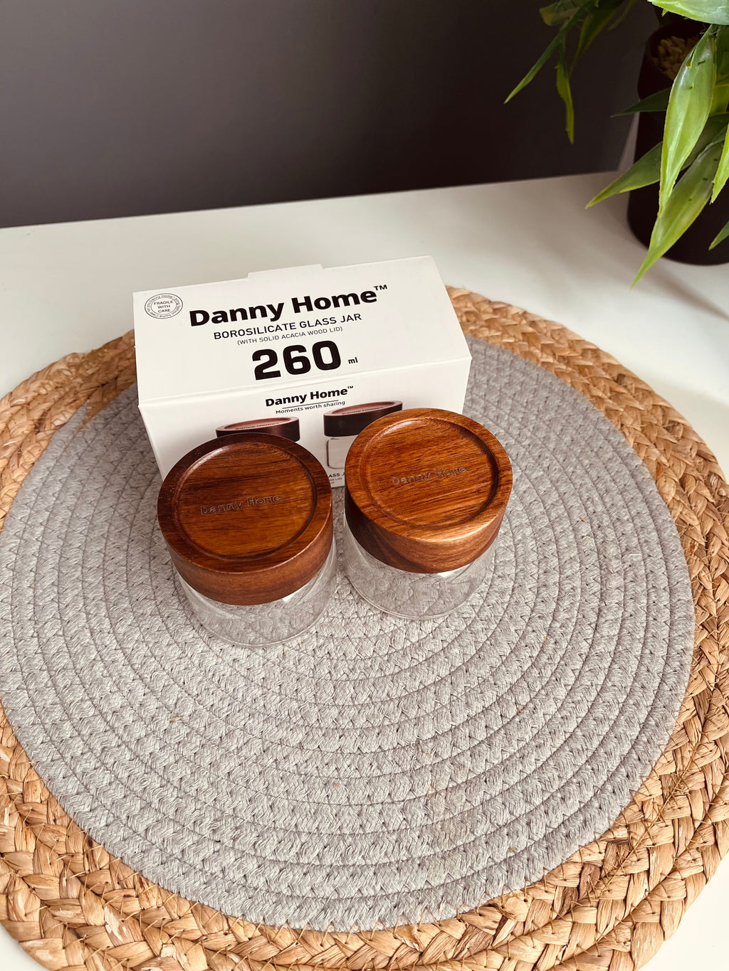 2 glass jars (Danny home)130ml(جديد)غطاء غامق