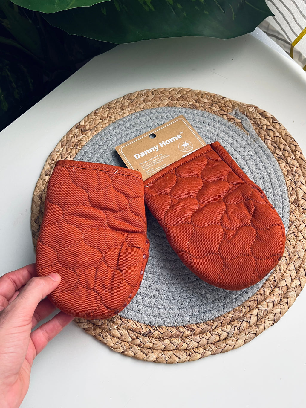 2p Oven gloves (danny home) code 02A (بنى)
