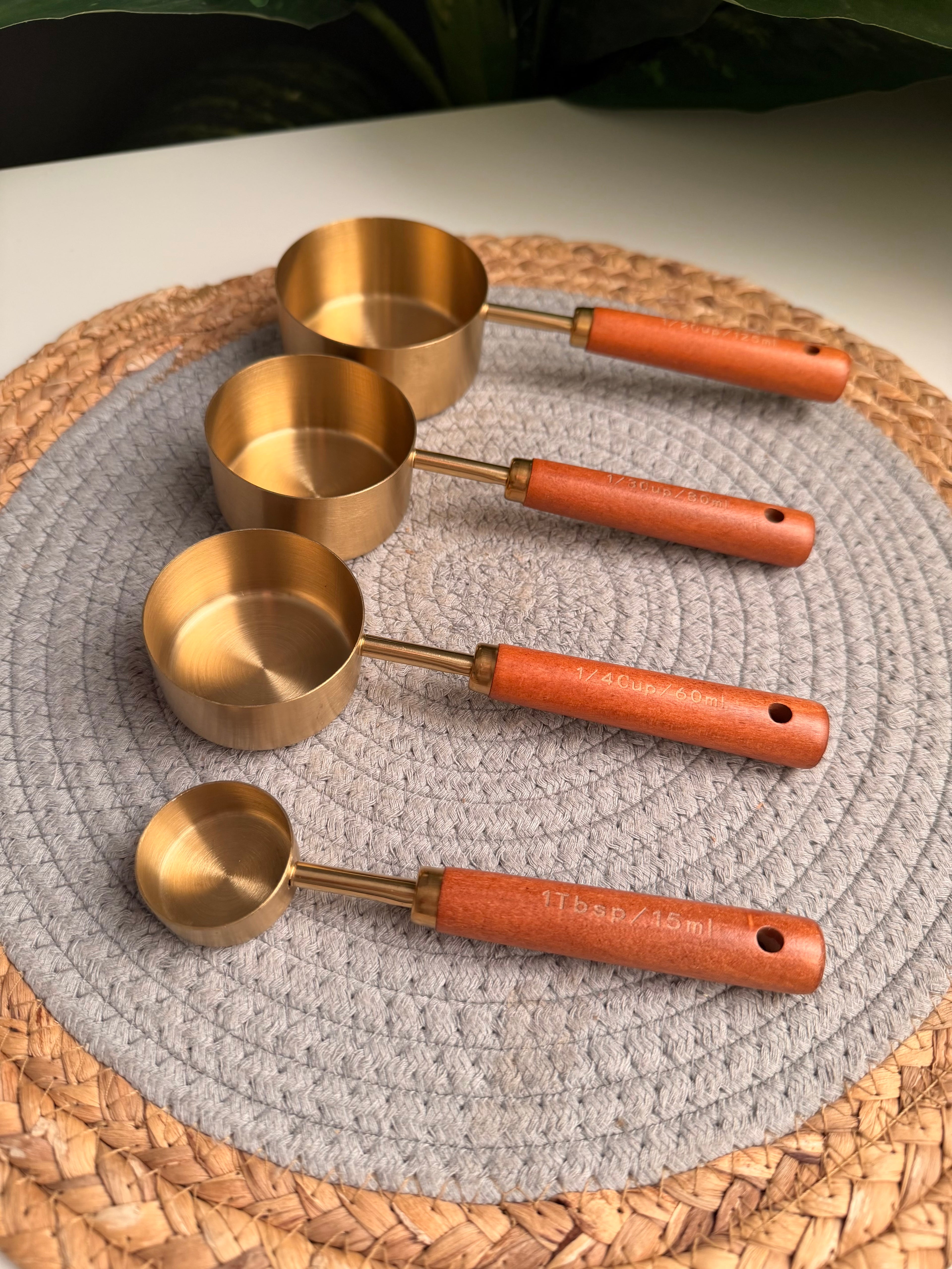 Gold measuring cups طقم معيار ٤ قطع