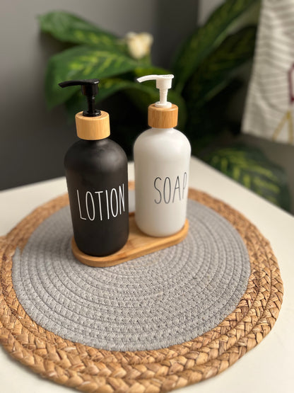 2 Soap Dispensers طقم 2 ديسبنسر زجاج مع حامل بامبو