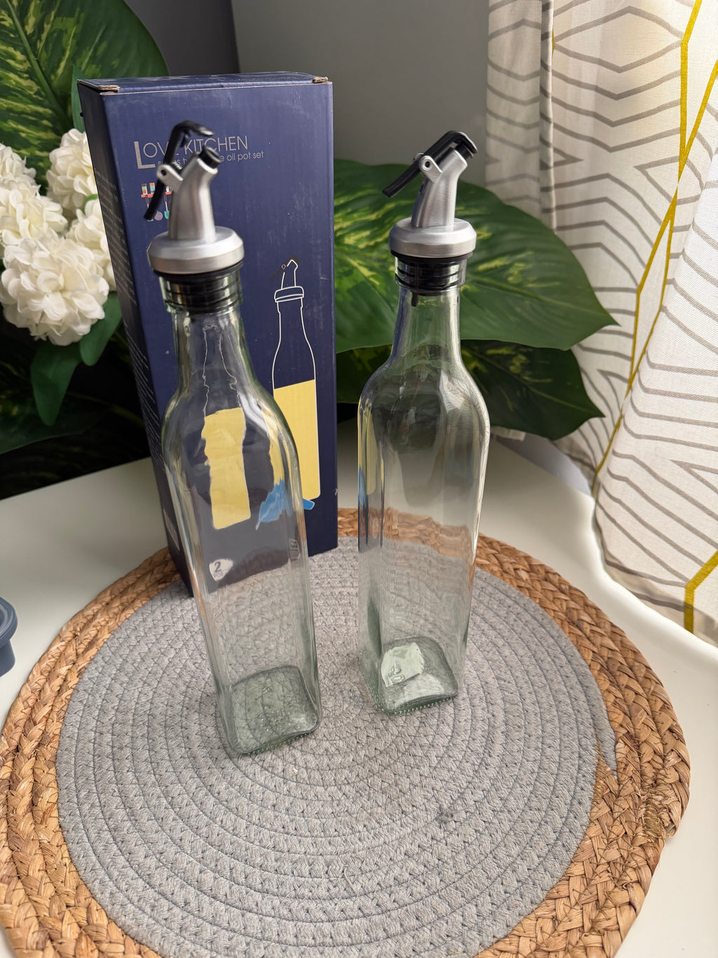 Set of 2 glass oil bottles 450ml