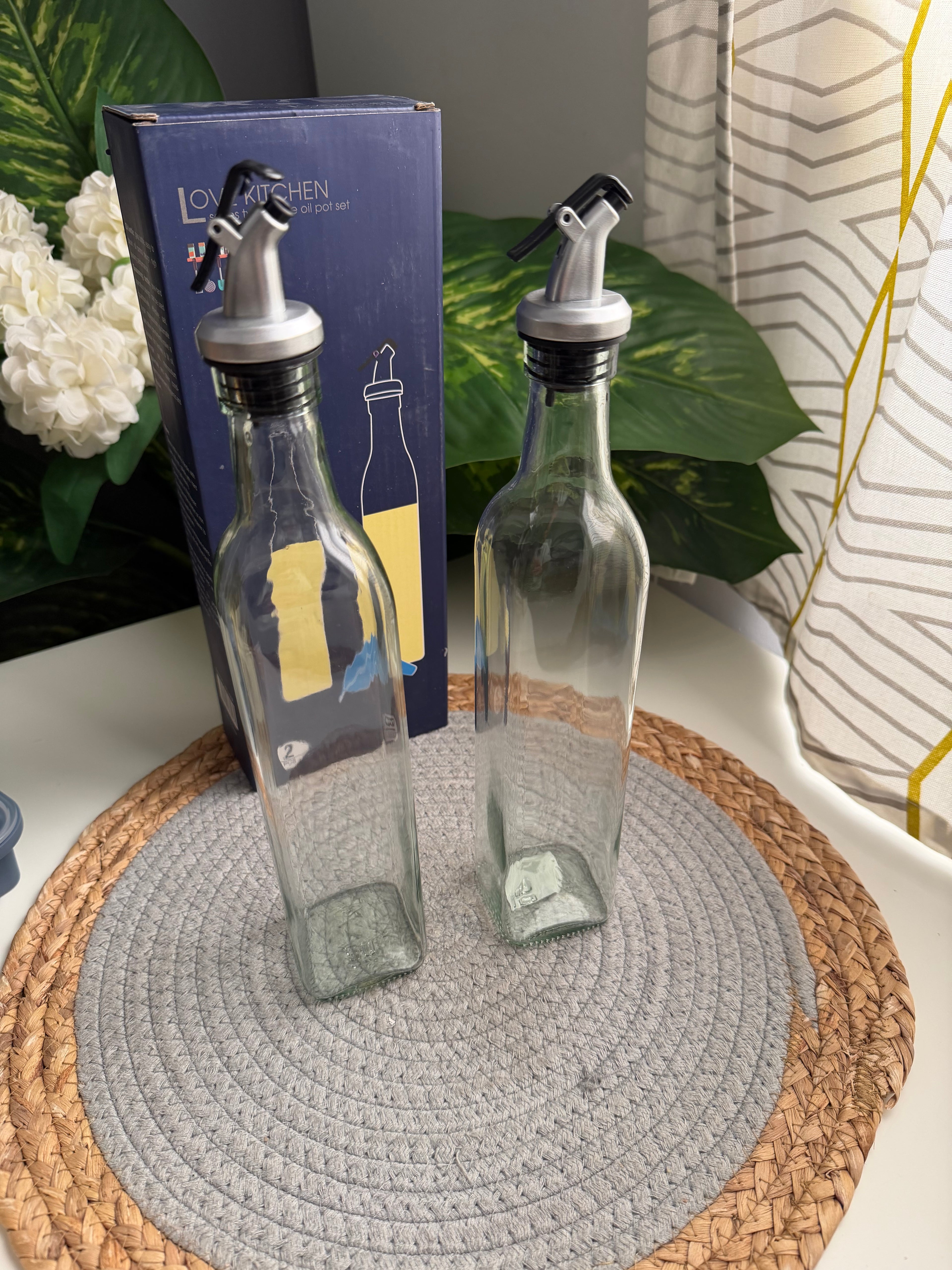 Set of 2 glass oil bottles 450ml
