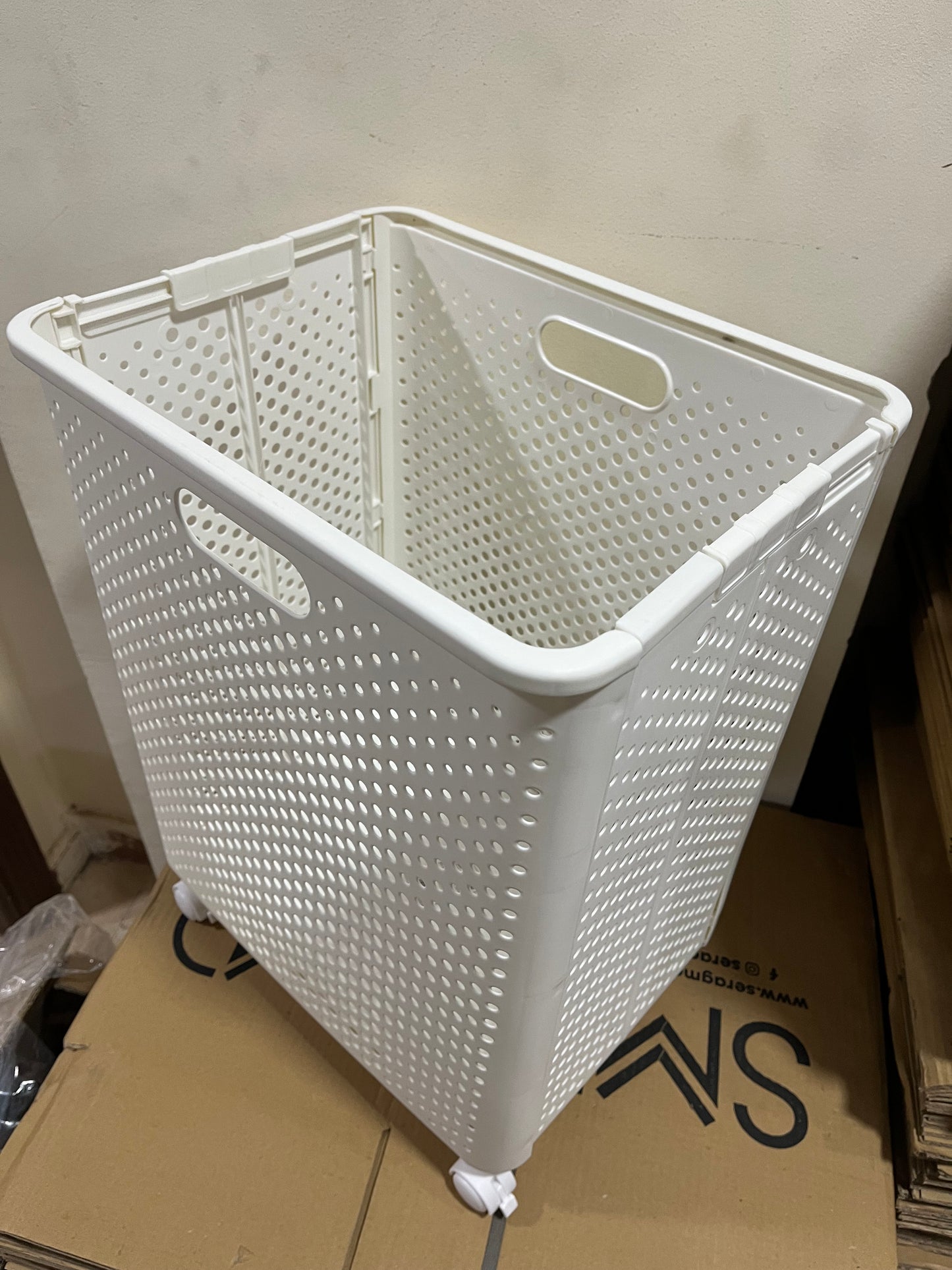 باسكت غسيل قابل للطى-Laundry basket foldable 45cm*37cm*29cm