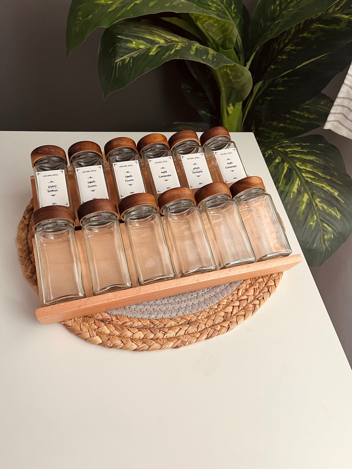 Set of 12 glass jars (150ml)غطاء غامق +2 organizers
