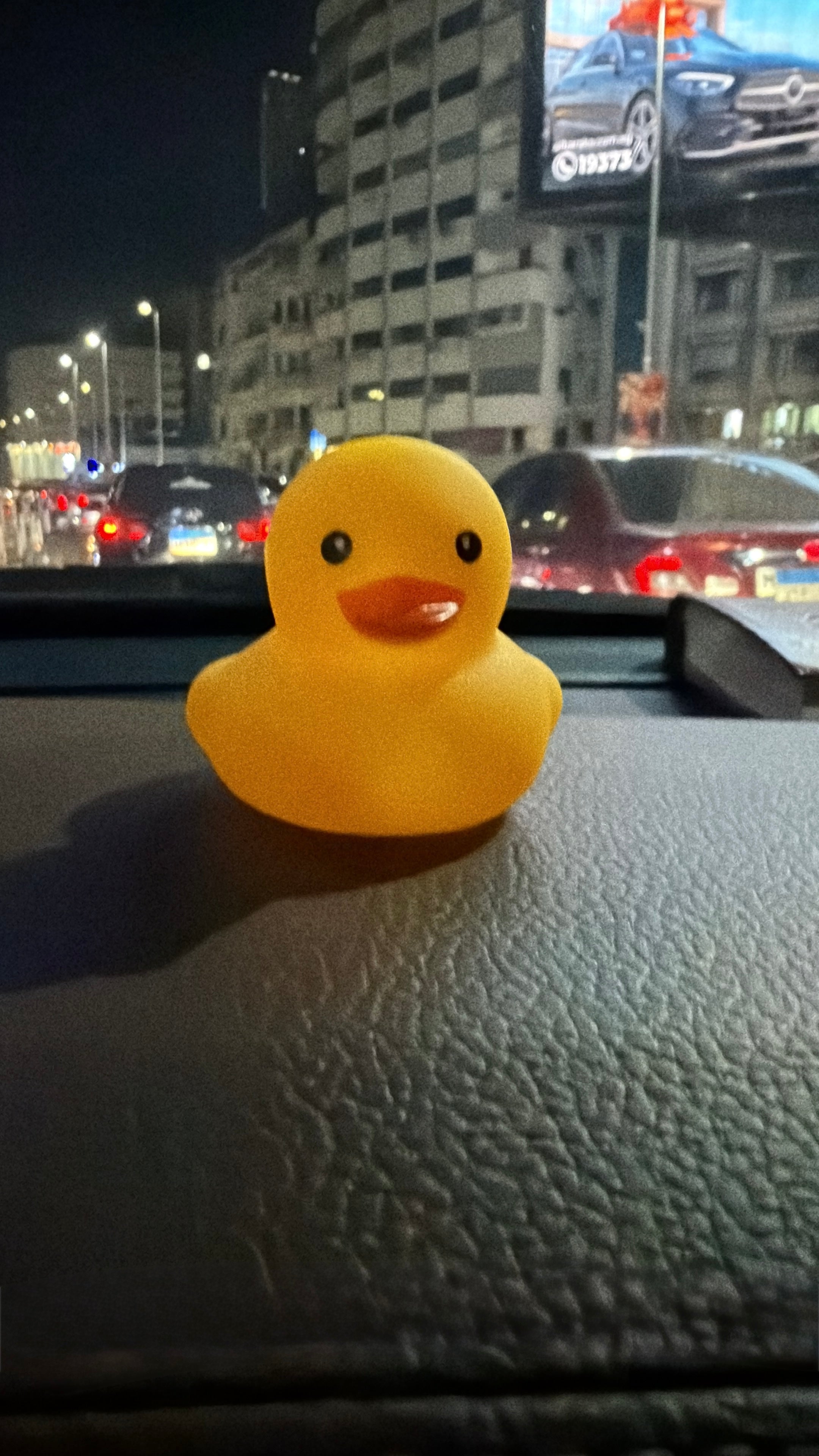قطعة بطه  صفراء