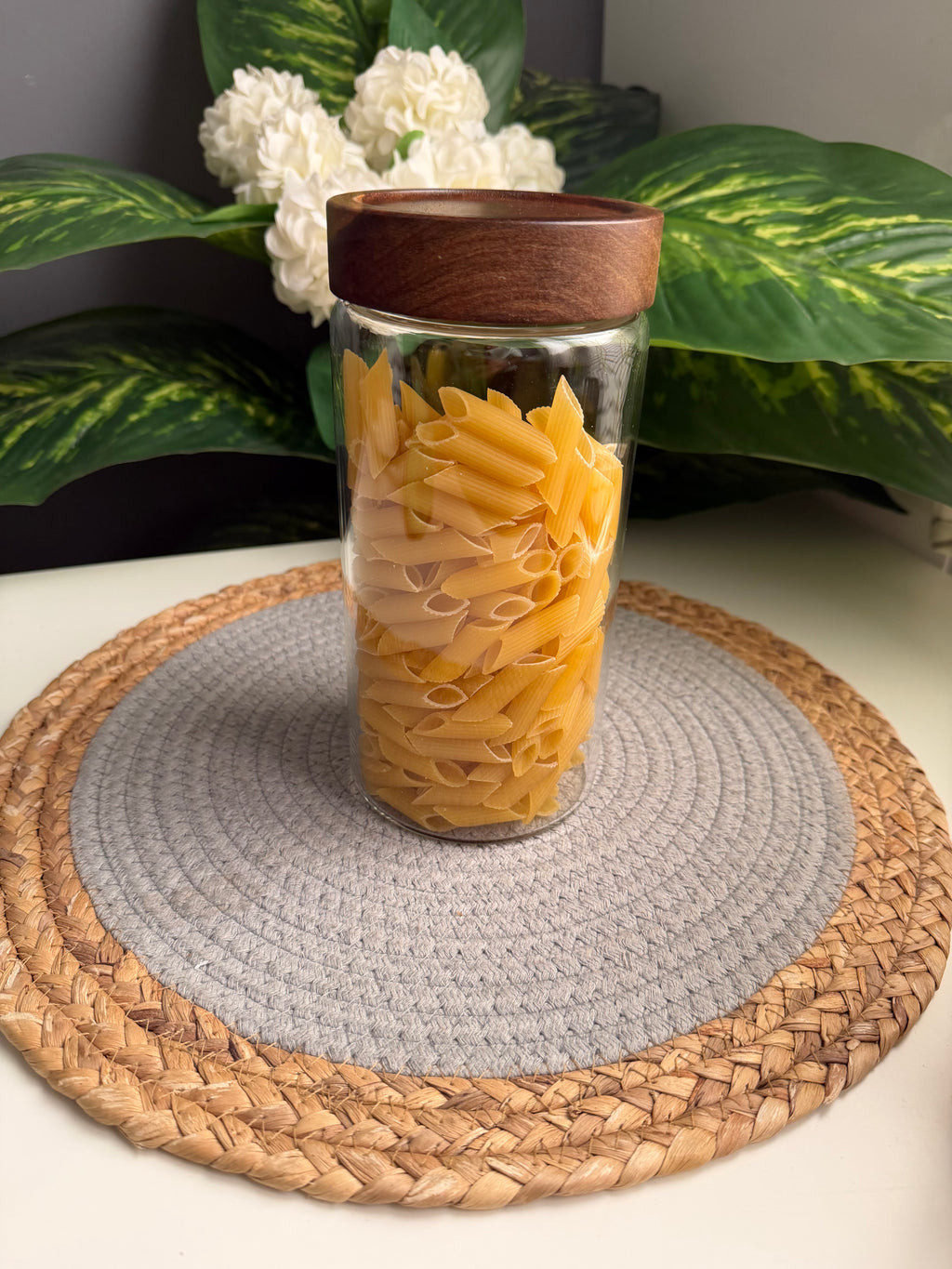 Glass jar(غطاء غامق)1350ml(code49)