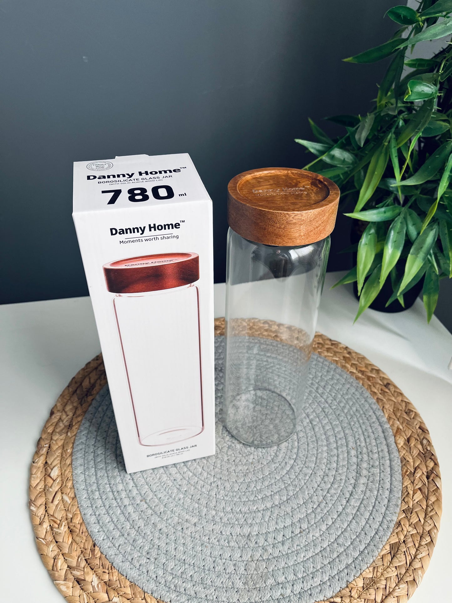 One glass jar (Danny home)780ml(جديد)غطاء غامق (بالقطعه)