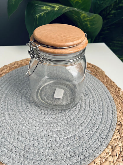 Glass jar with wooden cover 750g (كلبس غطاء خشب)