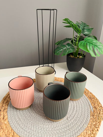 Set of 4 mugs+holder