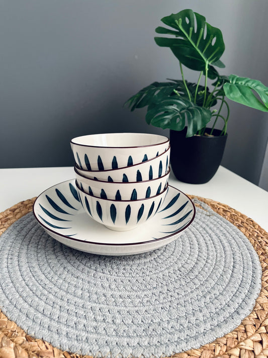 5 pieces  (4bowles+one plate) set خطوط