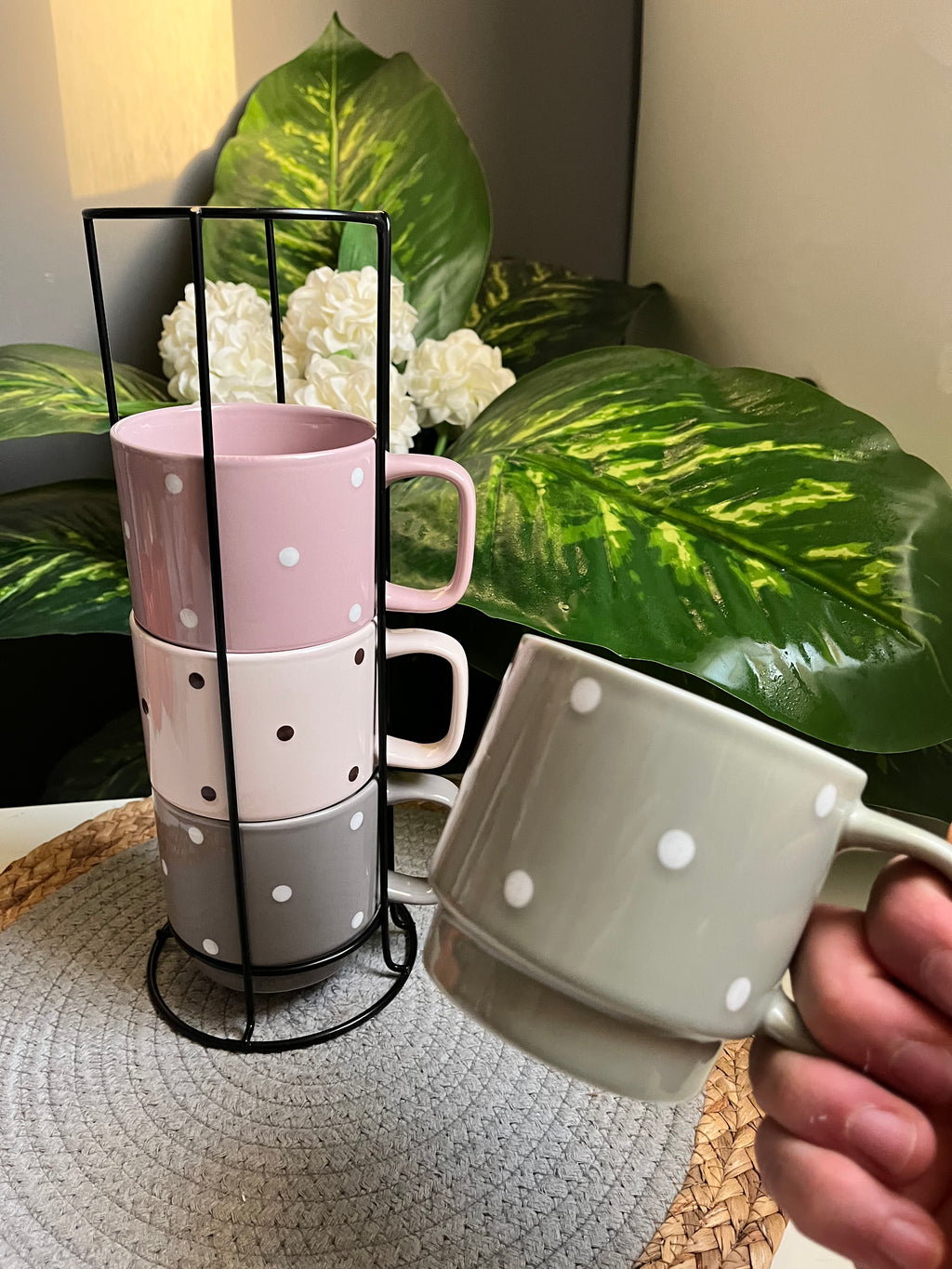 Set of 4 mugs+holder (c24)