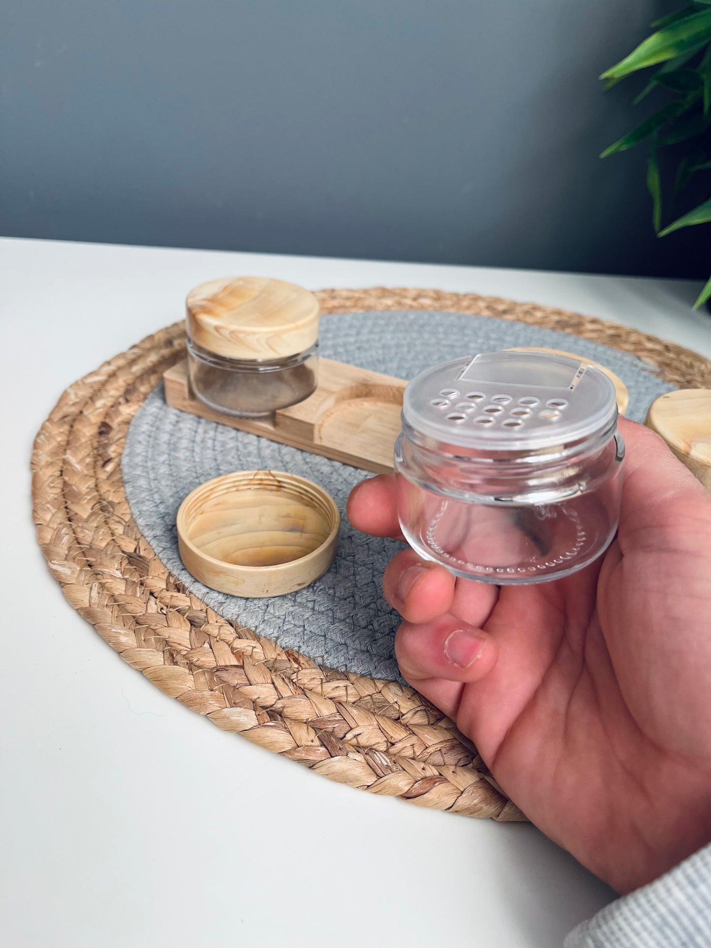 Set of 4 small 100ml glass jars+holder