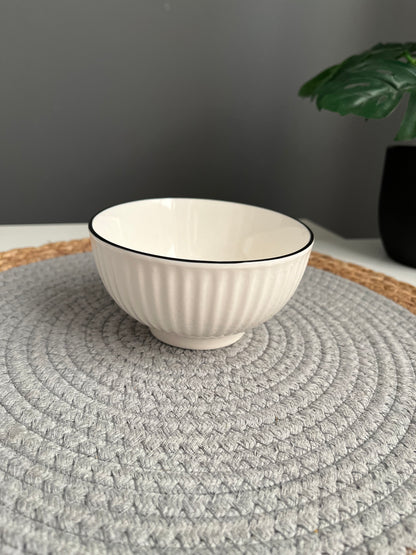 bowl(Lines )10*7cm per piece حرف اسود بومبيه