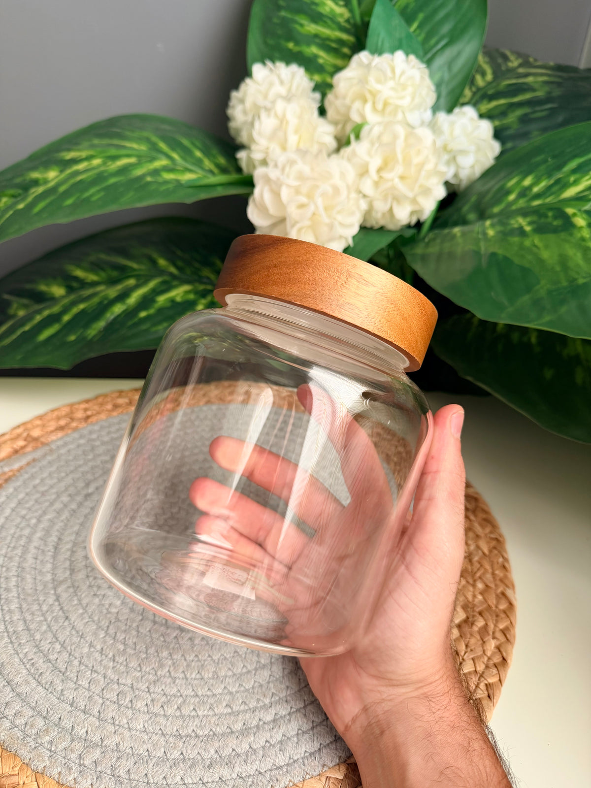 glass jar(new) (code10)(15cm) غطاء غامق