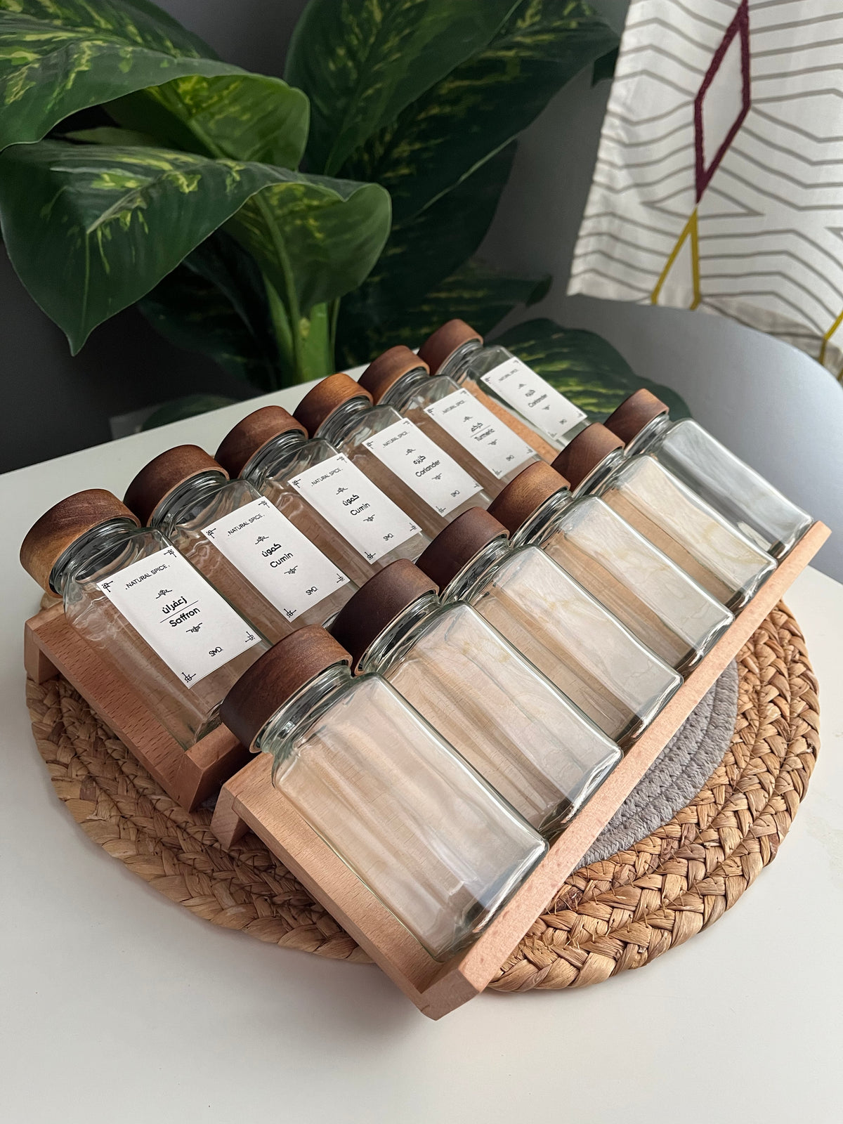 Set of 12 glass jars (150ml)غطاء غامق +2 organizers