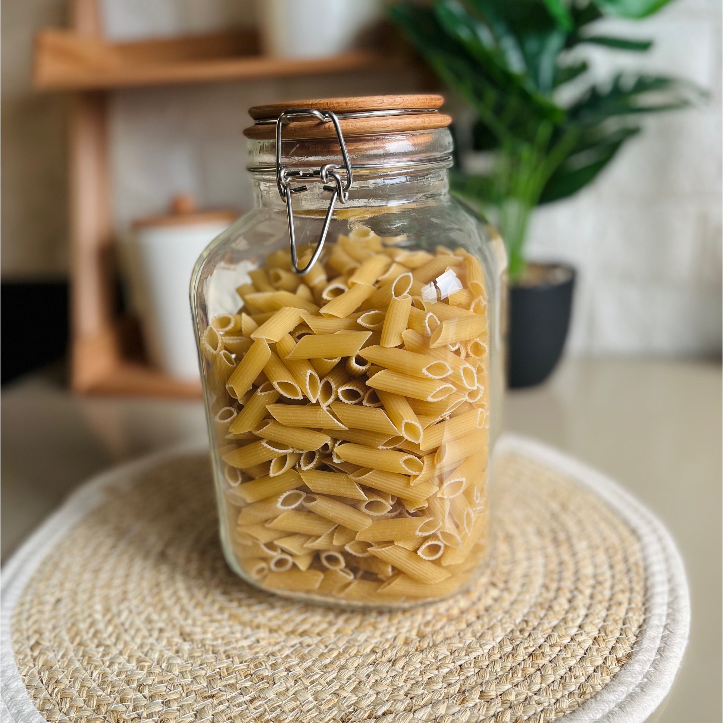 Glass jar with wooden cover 3kg(كلبس غطاء خشب)