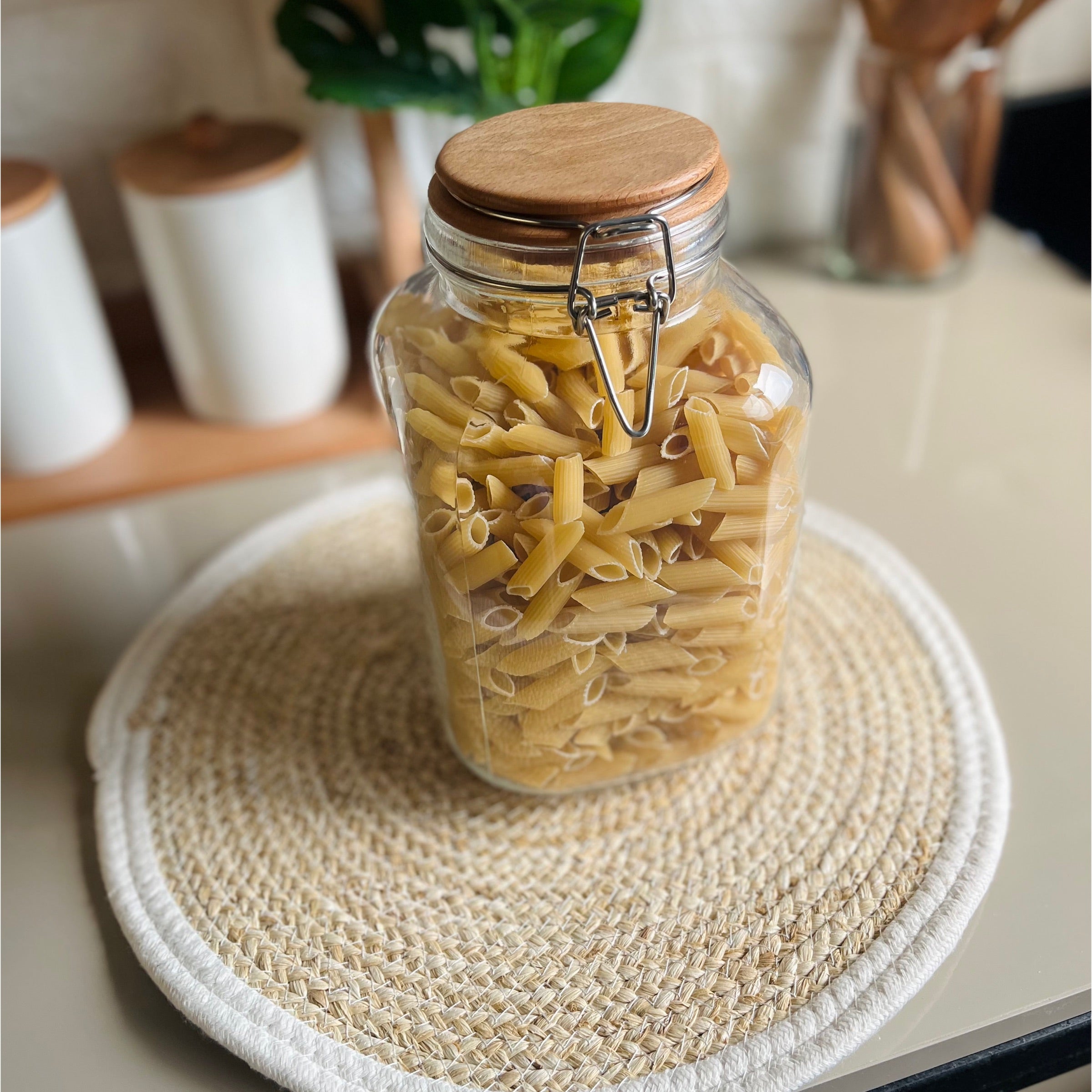 Glass jar with wooden cover 3kg(كلبس غطاء خشب)